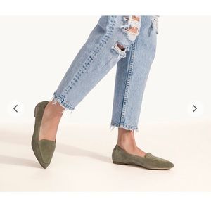 Women’s Hush Puppies Hazel Pointe Olive Suede Flat Size 8.5